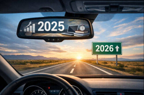 Dikiz Aynası Stratejisi: 2025'e Bakarak 2026 Kurumsal Öğrenme Rotasını Çizmek